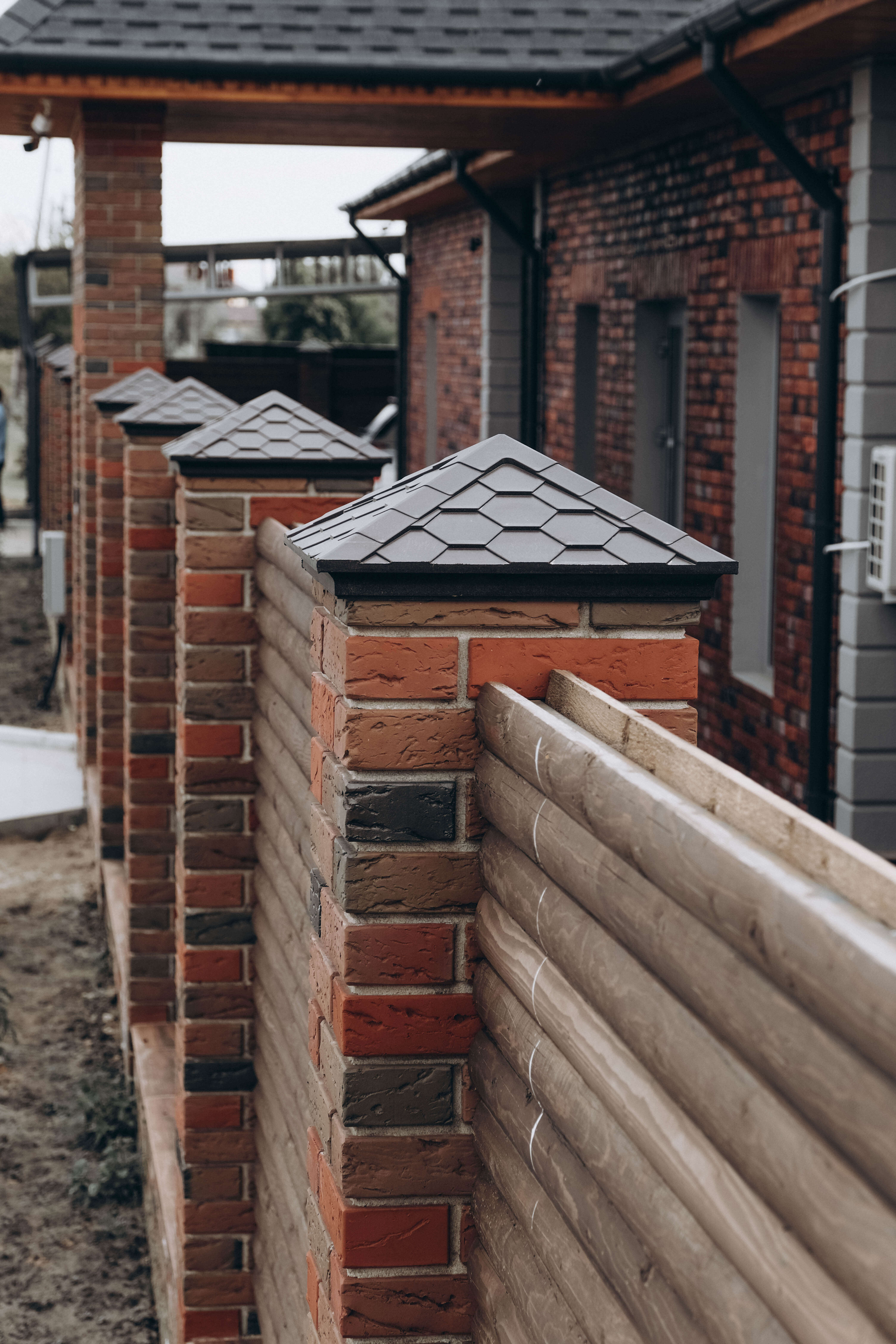 Колпак Zking Эверест Коричневый на столб 1.5х1.5 кирпича (390х390мм) в Волгодонске фото